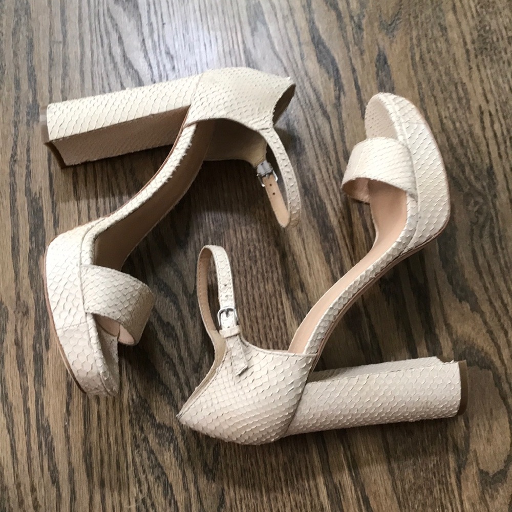 Pour la Victoire Yvette Snake Sandal Block Heels - Picture 7 of 8